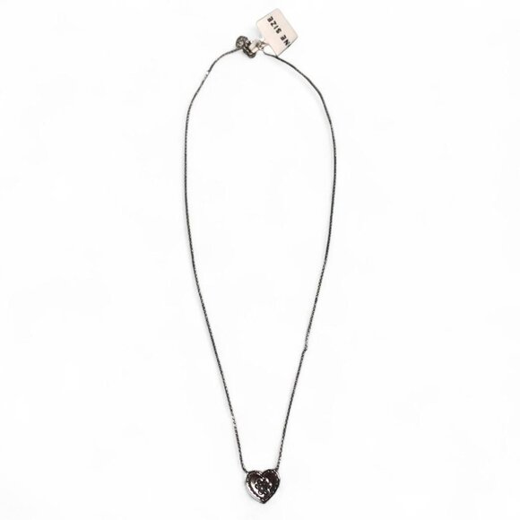 Charmed Aroma Paw Necklace - Picture 4 of 4